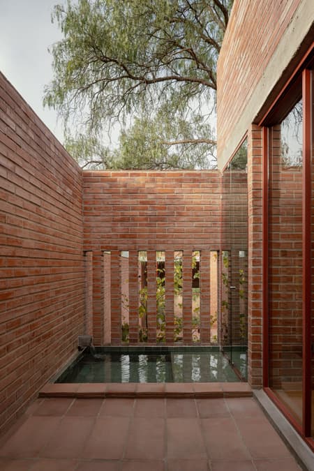 Pirules House