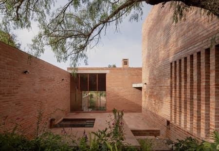Pirules House