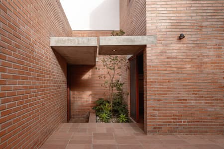 Pirules House
