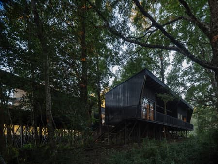 Miradores House