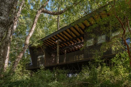 Miradores House