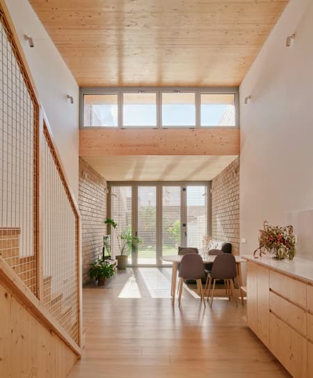 115ARI Single-Family Home Between Party Walls in Sabadell