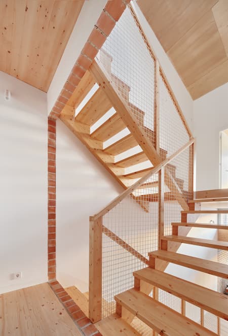 115ARI Single-Family Home Between Party Walls in Sabadell