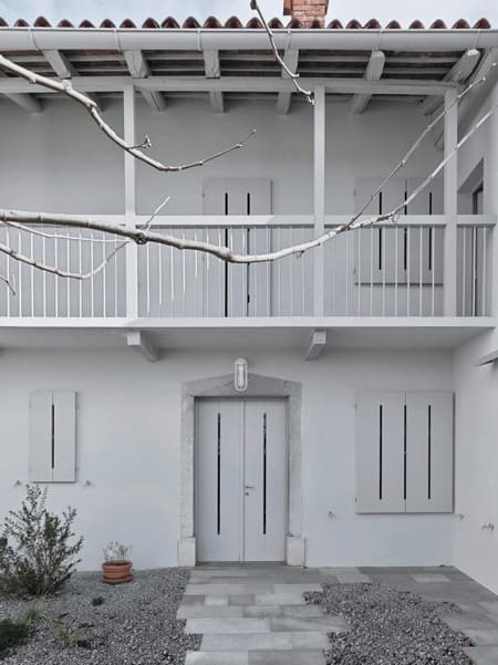 The Avber House