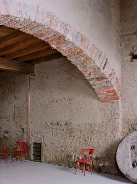 THE OLD WINE PRESS