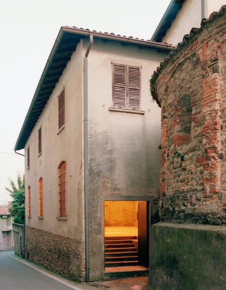 THE OLD WINE PRESS