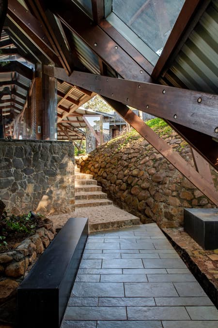 Lateral Verandah House
