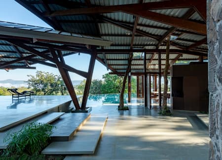 Lateral Verandah House