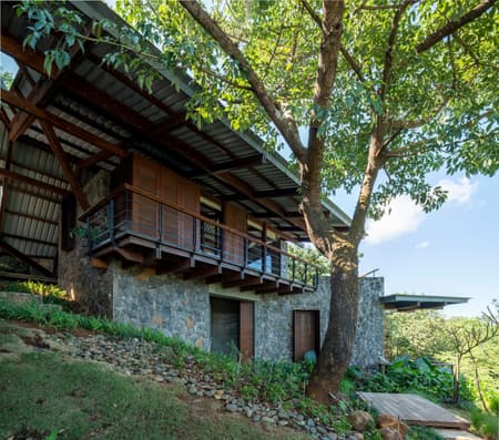 Lateral Verandah House