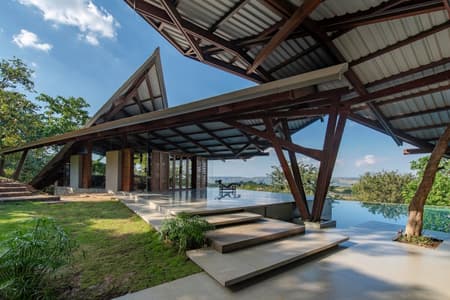 Lateral Verandah House