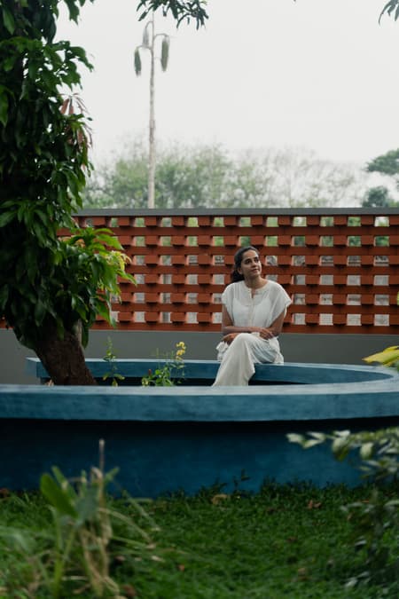 Voids in Thread: A Close-Knit Home