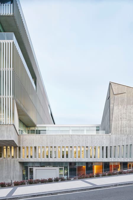 Aldapeta María Ikastetxea School