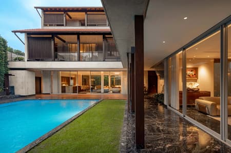 Five Courtyard House