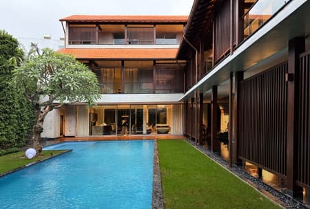Five Courtyard House