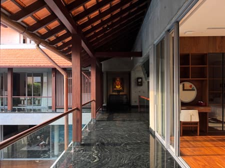 Five Courtyard House