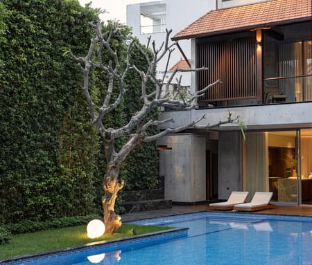 Five Courtyard House