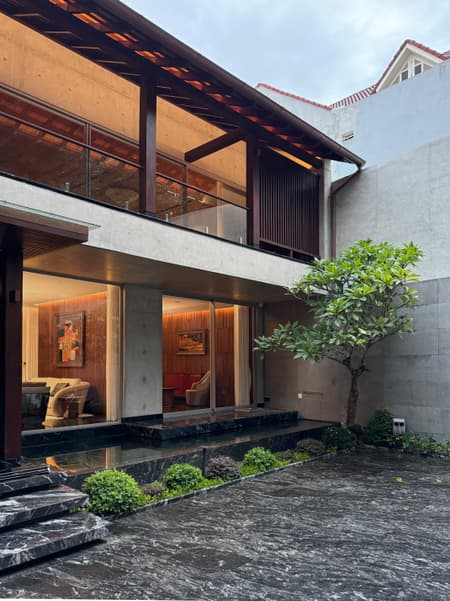 Five Courtyard House