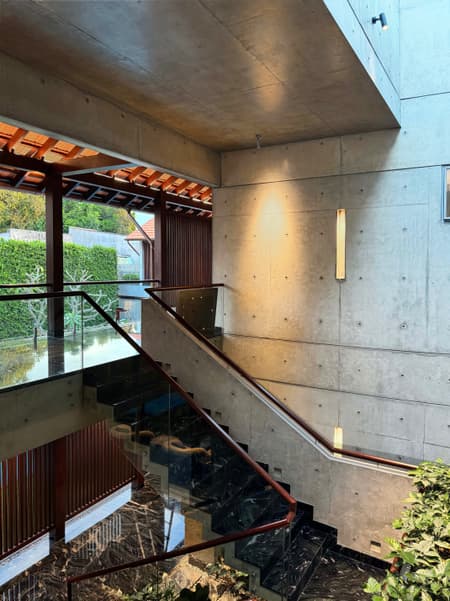 Five Courtyard House