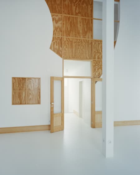  cut(outs) – ceiling, walls and pillar