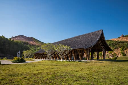 Huong An Vien Visiting Center