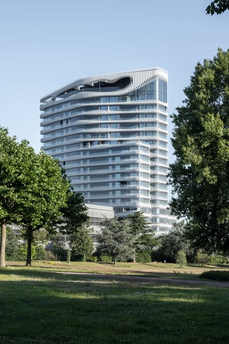 ZIPPER RKM 740 Tower