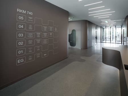 ZIPPER RKM 740 Tower