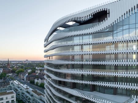 ZIPPER RKM 740 Tower