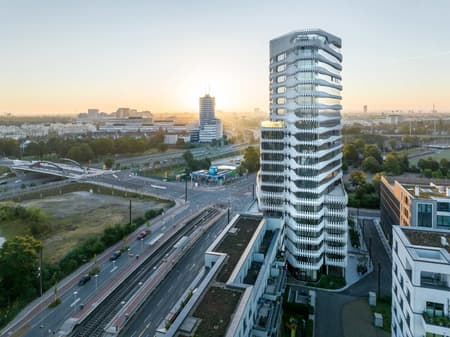 ZIPPER RKM 740 Tower