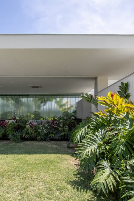 CS HOUSE