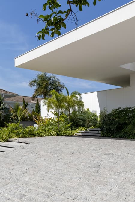 CS HOUSE
