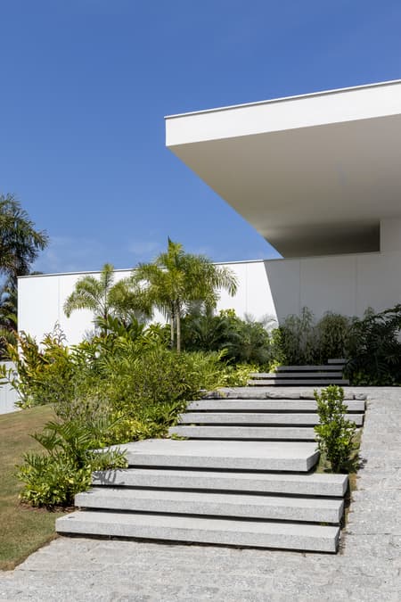 CS HOUSE