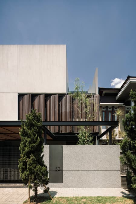 DK.52 HOUSE