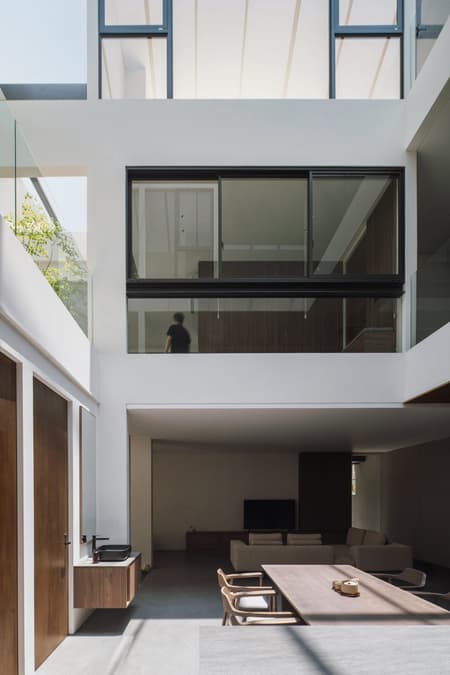 DK.52 HOUSE