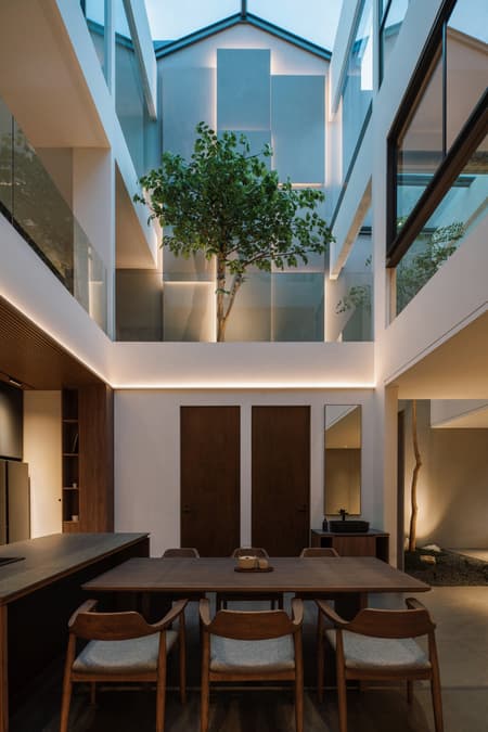 DK.52 HOUSE