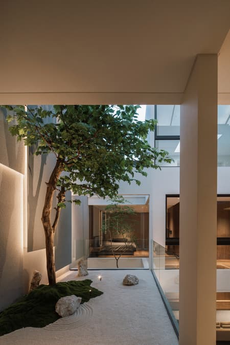 DK.52 HOUSE