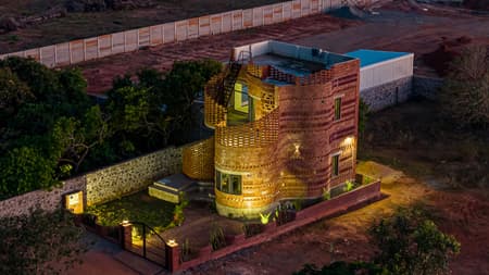 House of Dancing cactus