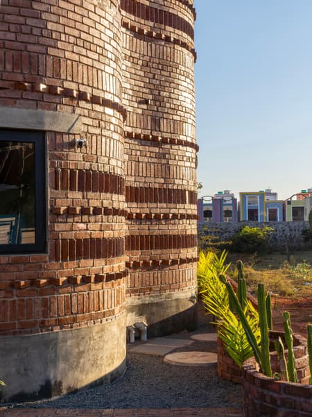 House of Dancing cactus