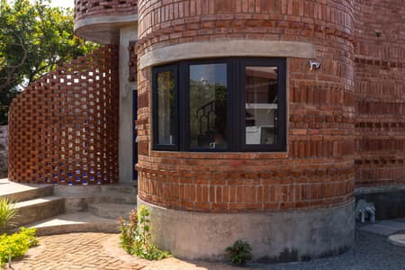 House of Dancing cactus