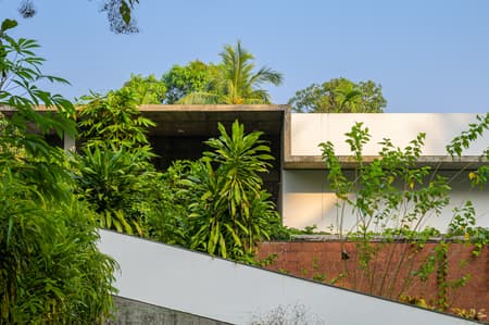 The Hunkered House