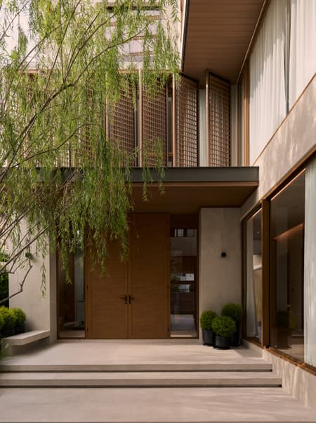 Khun Atiruj Residence