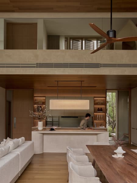 Khun Atiruj Residence