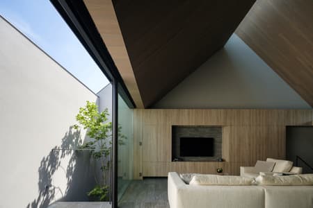 ESPACE House