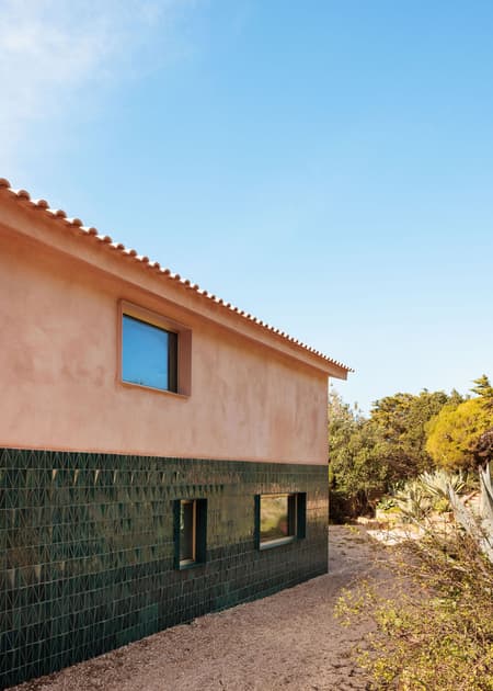 House Azóia AIP
