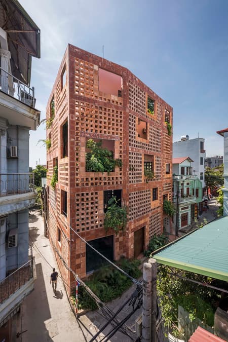 Bat Trang House