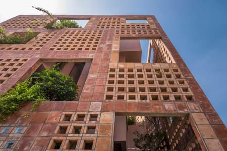 Bat Trang House