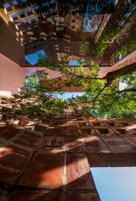 Bat Trang House