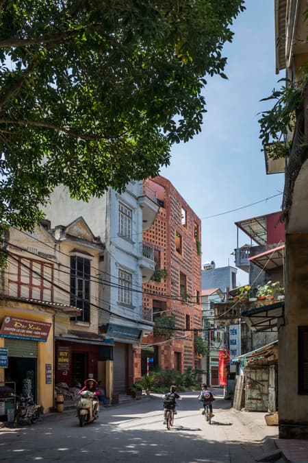 Bat Trang House