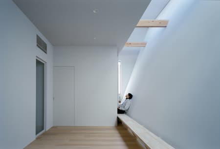 Garage House in Toyonaka 