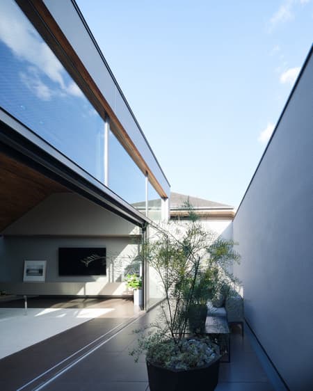 LAXUS House