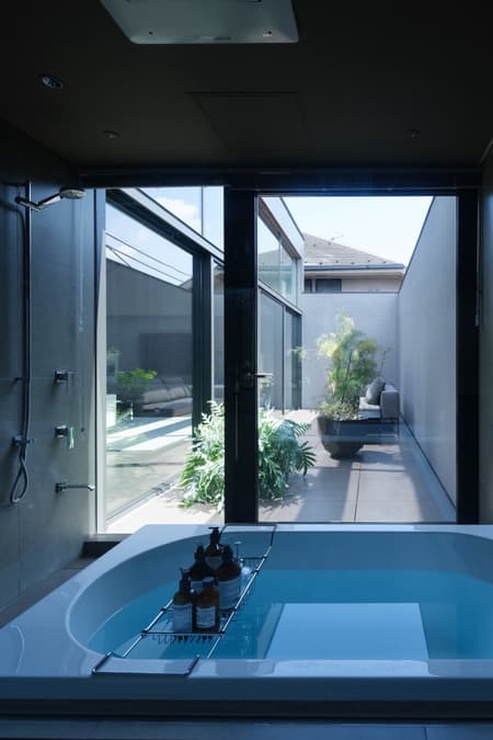 LAXUS House
